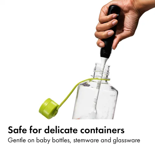 Vista 5 de OXO Good Grips Bottle Brush, Dual-Bristle Cleaning for Bottles, Pitchers and Carafes, Flexible Neck Scrub Brush, Safe for Stemware and Delicate
