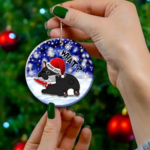 Vista 3 de Adorno de Navidad personalizado de bulldog francés – Lindo perro de bulldog francés negro colgante de árbol de cerámica – Nombre del perro