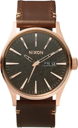 Vista 13 de Nixon A105 Sentry 1.654 in Reloj de movimiento de cuarzo de acero inoxidable para hombre