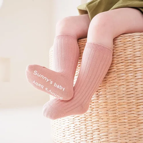 Vista 2 de Zumou Calcetines altos hasta la rodilla para niños pequeños, antideslizantes, antideslizantes, para bebés, niños y niñas, medias largas sin costuras