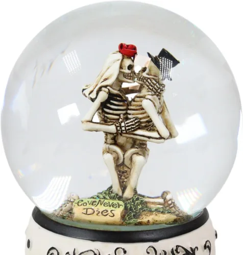 Vista 6 de Ebros Gift Day of the Dead Love Never Dies Bride and Groom - Esqueletos franceses de besos arrodillados por cementerio Globo de agua con purpurina