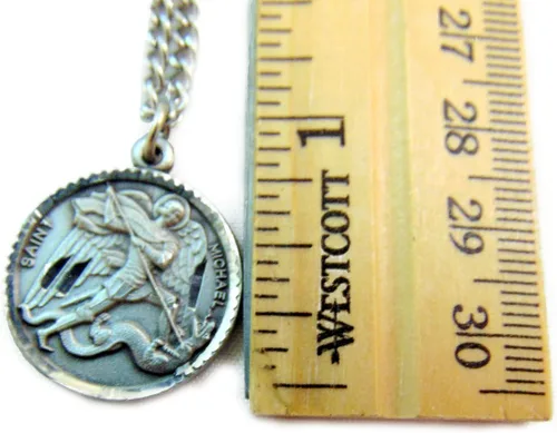 Vista 2 de Collar con pendiente de San Miguel, redondo, medallón de 1 pulgada en cadena de 24 pulgadas de acero inoxidable, regalo