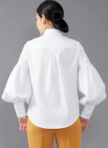 Vista 4 de McCall's M7838A5 Blusa holgada con botones para mujer, patrones de costura, tallas 6-14