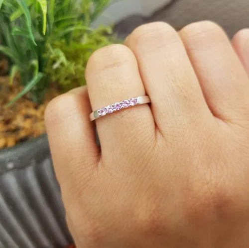 Vista 157 de Dazzlingrock Collection Anillo de boda redondo de 5 piedras preciosas o diamantes para mujer en oro macizo de 10 K/14 K/18 K