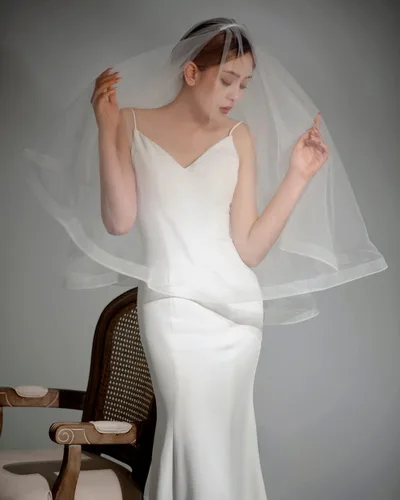 Vista 5 de 2-Tier Womens Bridal Wedding Veil with Comb Simple Soft Tulle Fingertip Elbow Veil Bachelorette Party Wedding Veil