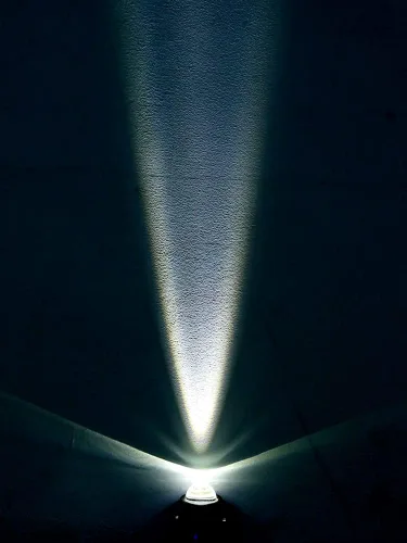 Vista 2 de 5W LED Spotlights IP65 impermeable estrecho haz reflector 180 grados ajustable al aire libre lámpara de pared irradiación de larga distancia