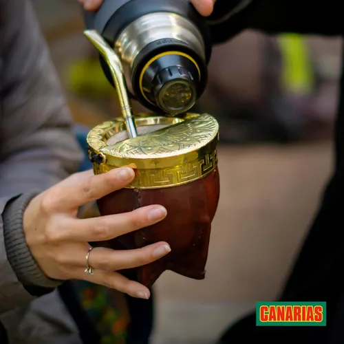 Vista 7 de Canarias Yerba Mate - Té tradicional de yerba mate uruguaya de 2.2 libras, hoja molida sin tallos (Sin Palo), sabor fuerte y con cuerpo