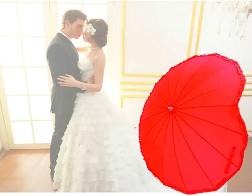 Vista 3 de KXCFCYS Forever Love - Sombrilla de encaje en forma de corazón, para niñas, para San Valentín, boda, compromiso y accesorios fotográficos (rojo)