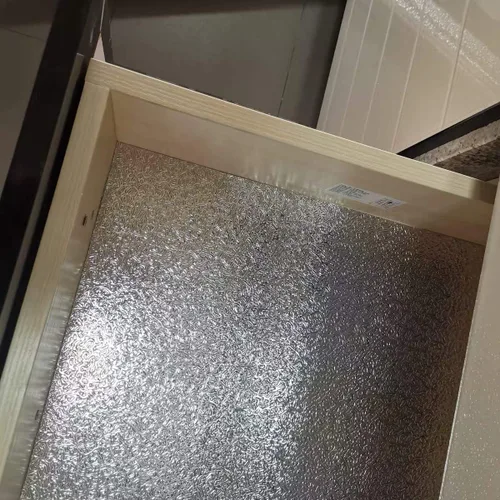 Vista 4 de BAYYA - Pegatinas de papel tapiz para salpicaduras de cocina plateado, hoja de aluminio con papel adhesivo para despegar y pegar, autoadhesivo