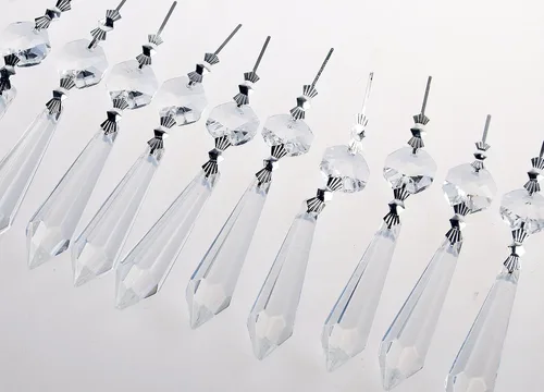 Vista 3 de Sun Cling® Candelabro de repuesto de prismas de cristal, paquete de 20 (1.496 pulgadas, negro)