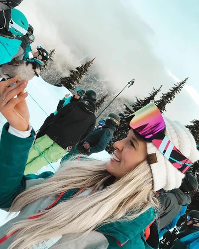 Vista 2 de Funky Junque Exclusives - Gorro de punto acanalado sólido para mujer