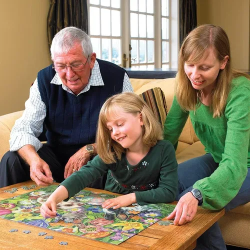 Vista 3 de Cobble Hill Family Piece's 350 Puzzle – Conejitos de Pascua – Póster de muestra incluido