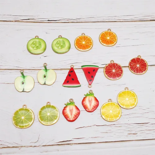 Vista 2 de 32 dijes de esmalte en tono dorado surtidos, limón, sandía, naranja, fresa, manzana, delicados, colgantes, fruta, alimentos, para aretes, joyería