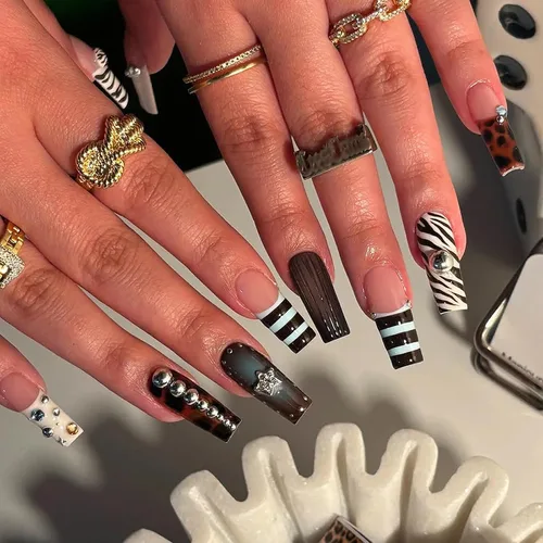 Vista 15 de MISUD - Uñas postizas largas cuadradas con pegamento de Rojo Gótico y Negro, diseño cruzado gótico Y2K acrílico, 24 piezas 020A00Rojo y Negro