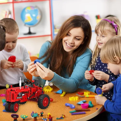 Vista 4 de Juego de bloques de construcción clásicos de tractor de granja 1/12, diversión sin fin para niños con una colección de juguetes de tractor