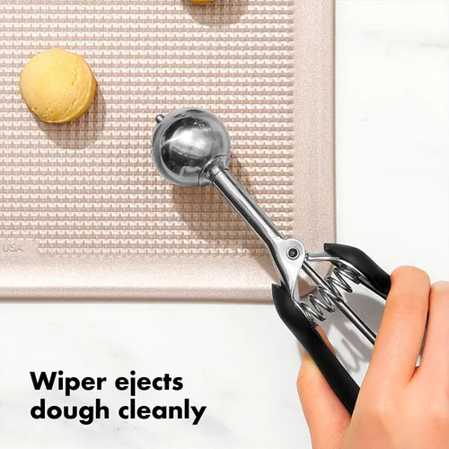Vista 6 de Fábrica de galletas OXO Good Grips, Cuchara para galletas Good Grips®, pequeña, S, Acero inoxidable