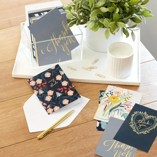 Vista 2 de Hallmark Tarjetas de agradecimiento a granel, paquete surtido de 48 (corazones y flores de aluminio)