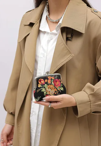 Vista 2 de Monedero con adorable diseño floral y hebilla, bolso vintage de cierre suave