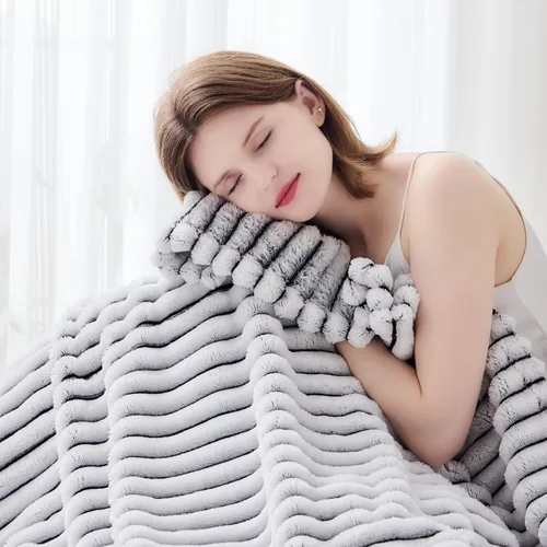 Vista 64 de NEWCOSPLAY Manta de Tiro Súper Suave Aqua Franela Sedosa Premium Forro Polar Jacquard Acanalado 3D Ligero Manta de Cama Uso en Todas las Estaciones