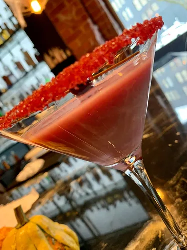 Vista 4 de Snowy River Red Cocktail Sugar - Rimmer de cóctel rojo de color natural con certificado Kosher (botella de 2 onzas, cristal mediano)