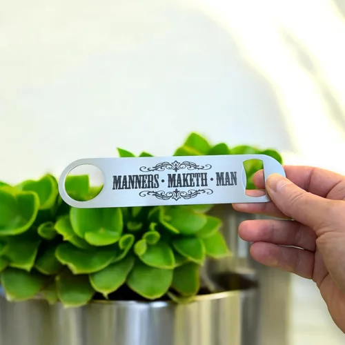 Vista 6 de Abrebotellas - Manners Maketh Man