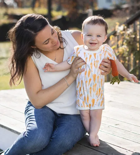 Vista 4 de Burts Bees Baby Mameluco de manga corta para bebés 100 algodón orgánico de una pieza