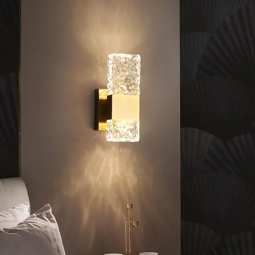 Vista 3 de Modernos apliques de pared de cristal, lámpara de pared con acabado de color dorado mate, iluminación de pared de cristal con pantalla de vidrio