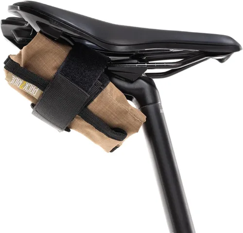 Vista 8 de PACK2RIDE Blossom Bolsa de Sillín Enrollable para Bicicleta - Portakit de Herramientas para Bicicleta - Resistente al Agua y Duradera en Tela