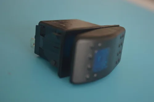 Vista 4 de Amarine Made 12v 20 Amp Interruptor LED impermeable de encendido/apagado para barco marino SPST de 3 patas con luz (azul)