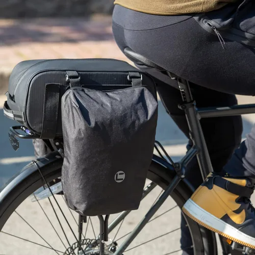 Vista 7 de HuiJuKeJi Bolsa de carga trasera para bicicleta, 3 en 1, multifunción, bolsa de almacenamiento de 26 litros, bolsa de sillín con tiras reflectantes