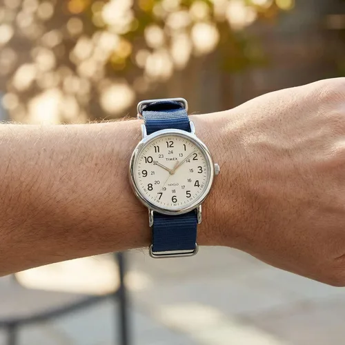 Vista 2 de Timex Reloj Weekender de 40 mm, para hombre Azul/Crema/Tono Plateado