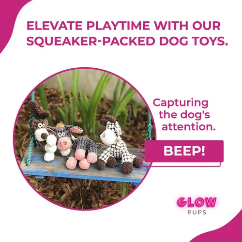 Vista 4 de Glow Pups Farm Animal Toys - Paquete de 3 juguetes para perros con chirriador, animal de granja de pana duradero, tiempo de juego interactivo