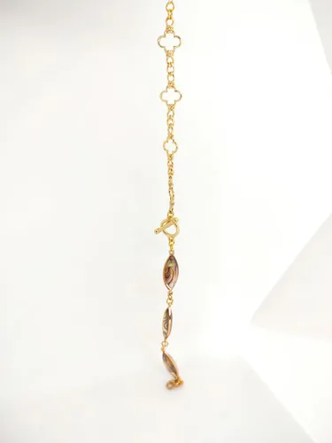 Vista 4 de Pulsera de cadena de eslabones cubanos chapada en oro de 18 quilates, delicada cadena de eslabones de clip plano, pulsera ajustable de concha