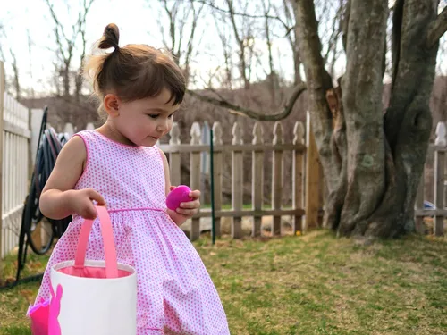 Vista 4 de Cestas de Pascua para niños – Cestas de caza de huevos de Pascua para niños y niñas, bonita cesta de regalo de lona impresa de conejo de lentejuelas