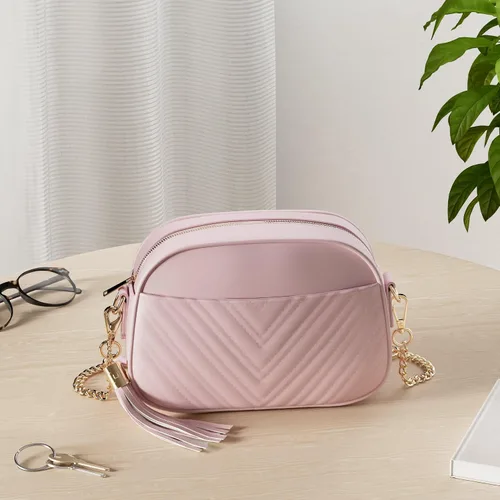 Vista 2 de lola mae Bolso bandolera acolchado, bolso de hombro de diseño moderno