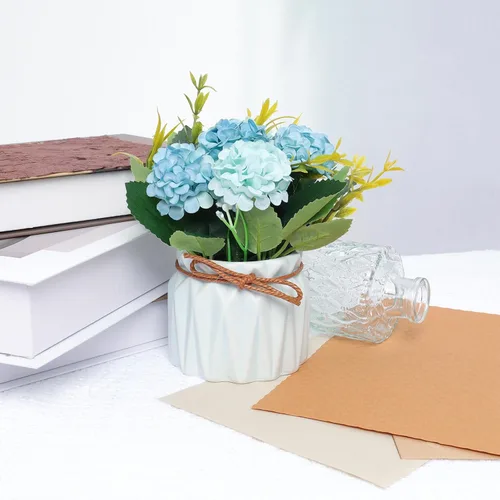 Vista 4 de Fumwase Ramo de hortensias artificiales con pequeño jarrón de cerámica, plantas de flores artificiales, mini flores de hortensias falsas, decoración