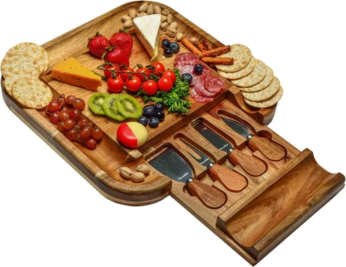 Vista 5 de Picnic at Ascot Tabla de cortar de bambú para queso y embutidos con plato de cerámica, juego de cuchillos y marcadores de queso, diseñada
