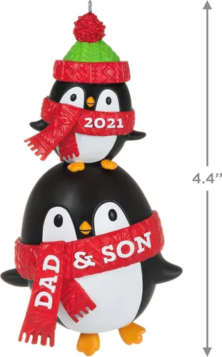 Vista 5 de Hallmark Keepsake Adorno de Navidad, año 2021, pingüinos de papá e hijo