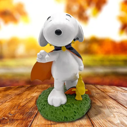 Vista 3 de Peanuts® Snoopy & Woodstock Vestida para Halloween Estatua de jardín de 8 pulgadas