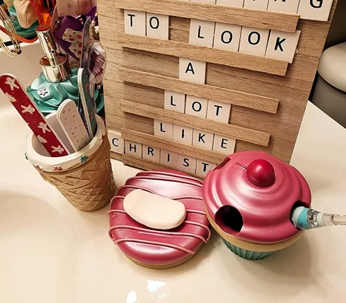 Vista 7 de Juego de accesorios de baño organizador completo con dispensador de loción/jabón de batido, taza de baño de tubo de huevo/vaso, jabonera de dona
