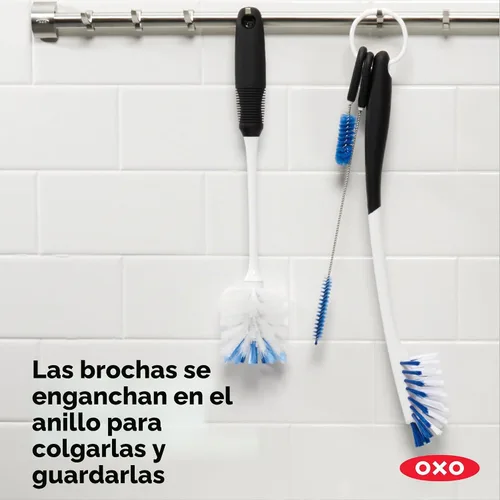 Vista 4 de OXO Set de limpieza de botellas de agua Good Grips Cepillos para botellas, pajitas y tapas, cerdas de nailon, anillo de almacenamiento, ideal