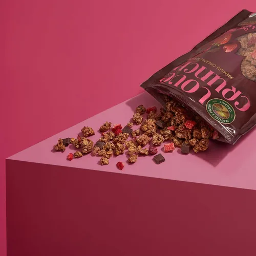 Vista 5 de Love Crunch Granola Orgánica de Chocolate Negro y Bayas Rojas, 15 lb (Paquete de 1), Sin OGM, Comercio Justo, de Nature's Path