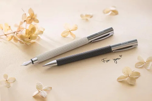 Vista 3 de Faber Castell 147055 - Bolígrafo de arena negra con diseño de ambición a base de aceite