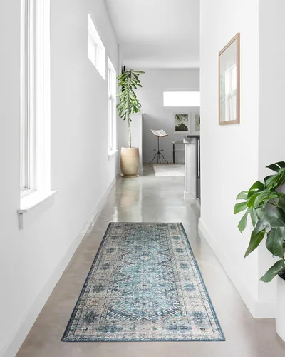 Vista 5 de Loloi Colección Skye SKY-03 - Alfombra de pasillo, 2'-6" x 12'-0", denim/natural SKY-03 Printed Approx. 3x12 Blue Hallway Entryway Kitchen