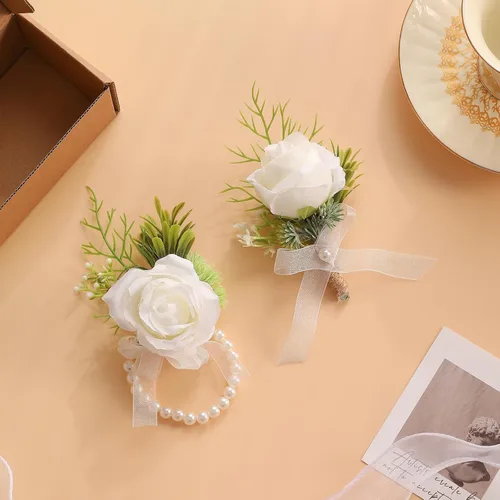 Vista 2 de Garisey Flores Artificiales Rosas Blancas Flores de Muñeca y Boutonniere para Hombres Flores de Boda Ceremonia Baile de Graduación