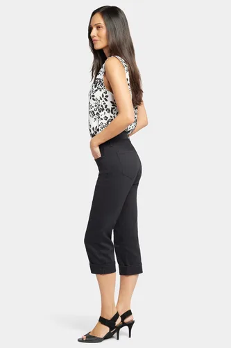 Vista 5 de NYDJ - Pantalones de mezclilla Marilyn rectos con puños recortados y efecto moldeador para mujer Negro