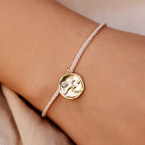 Vista 2 de Pura Vida Pulsera de plata u oro con dije de moneda de cristal Hecho a mano con cristal checo, ajustable con banda impermeable Pulseras apilables