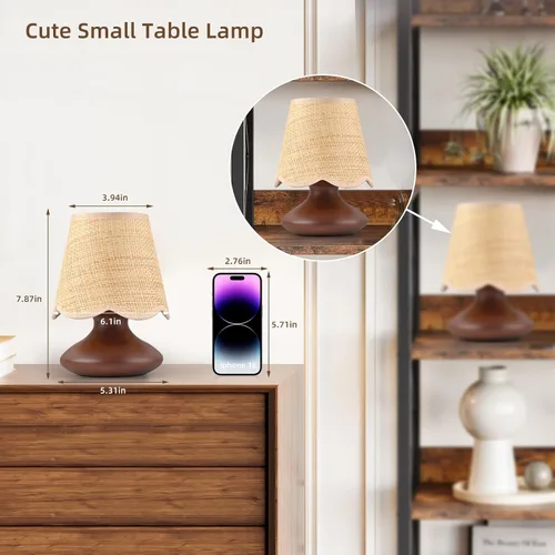 Vista 3 de TAKEGO Pequeña lámpara de mesa con base de madera, lámpara con pantalla de ratán mini para mesita de noche, lámpara de estilo granja vintage, mini