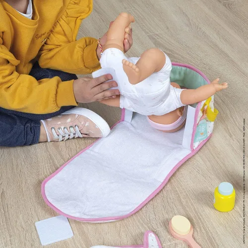 Vista 10 de Janod Juego de cambiador de guardería – Juego de 10 piezas para muñecas de 14"-16" – Edades 2+ - J06501