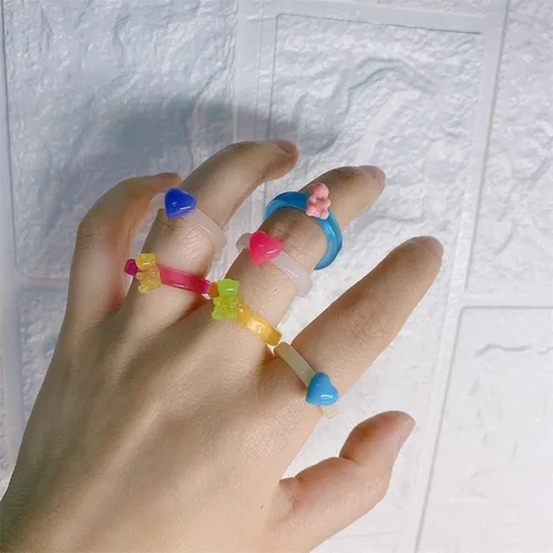 Vista 7 de 26 unids lindo Egirl color caramelo resina pequeño oso gomoso anillo dulce acrílico corazón anillo conjunto para mujeres niñas fiesta cumpleaños